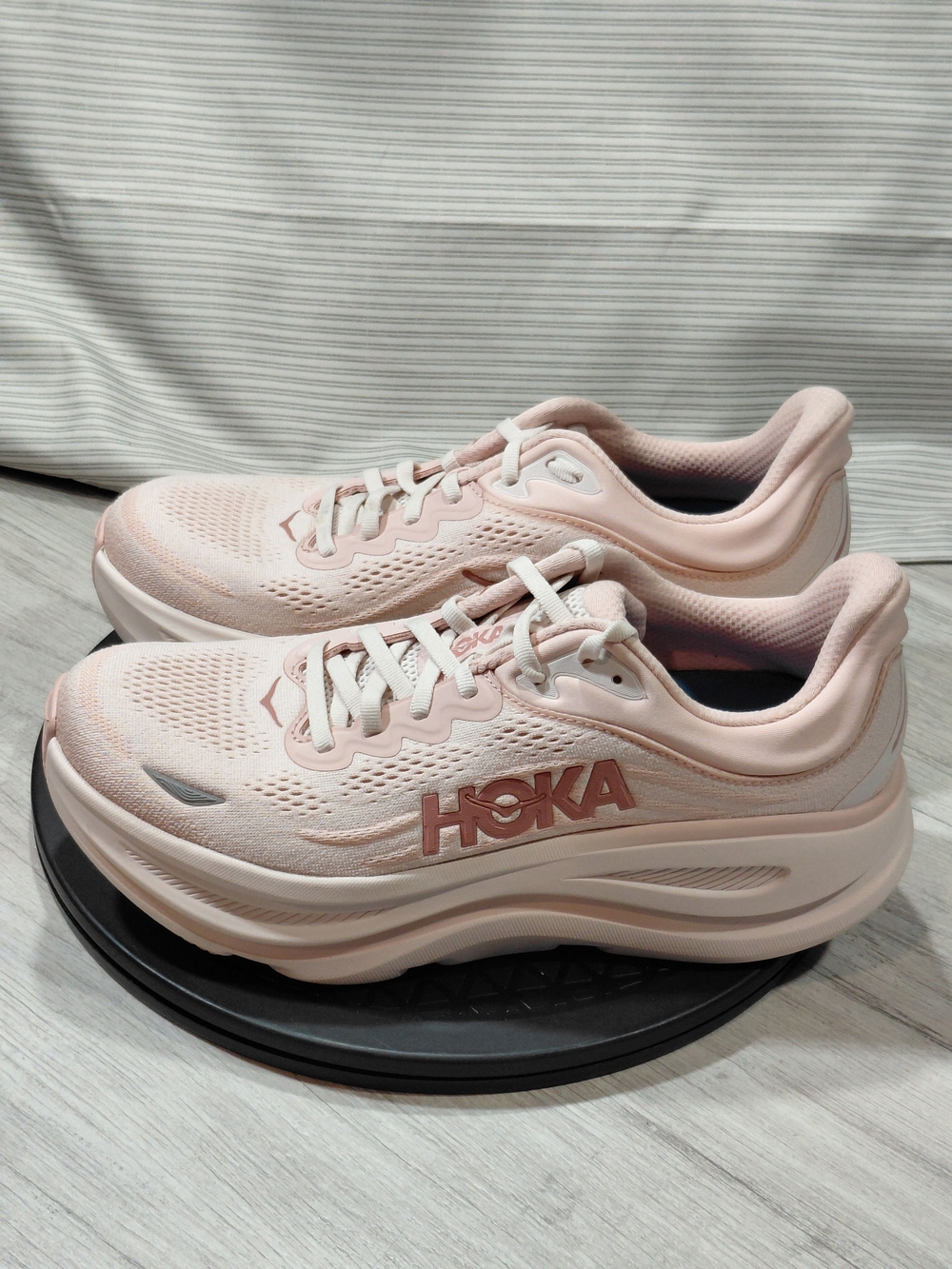 NEW HOKA Women's Bondi 9 Running Shoes Rose Latte SIZE 9.5B MEDIUM